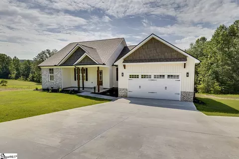 Exterior - 3352 Earls Bridge Rd, Easley, SC 29640 photo 2 of 9