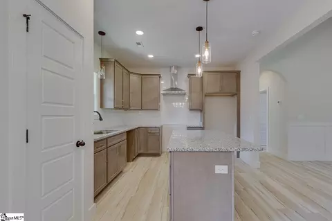 Entry Way - 3352 Earls Bridge Rd, Easley, SC 29640 photo 2 of 4