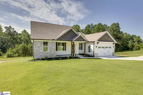 Exterior - 3352 Earls Bridge Rd, Easley, SC 29640 photo 3 of 9
