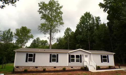 185 Hilltop Dr, Chesnee, SC 29323