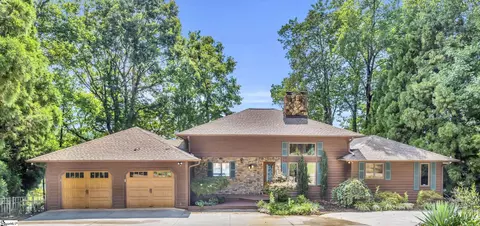 1637 W Little River Dr, Seneca, SC 29672
