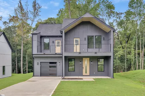 318 W Caroline St, Greenville, SC 29611