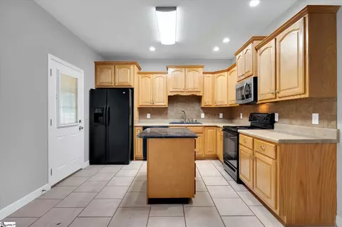 Kitchen - 200 Cecil Dr, Liberty, SC 29657 photo 1 of 5