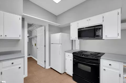 Kitchen - 200 Cecil Dr, Liberty, SC 29657 photo 4 of 5
