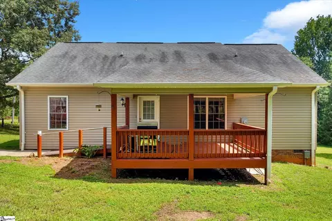 Exterior - 200 Cecil Dr, Liberty, SC 29657 photo 6 of 7