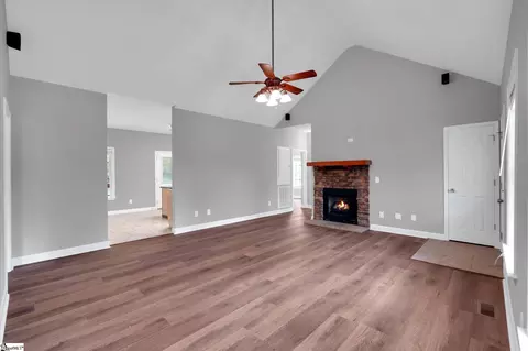 Living - 200 Cecil Dr, Liberty, SC 29657 photo 4 of 9