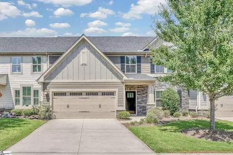 207 Ragin Ct, Simpsonville, SC 29681