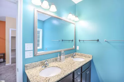 Bath - 473 Johnson Rd, Central, SC 29630 photo 2 of 4