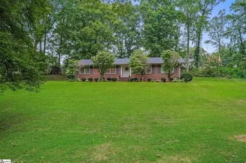 208 Kendrick St, Greer, SC 29651