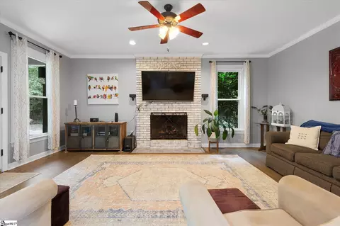 232 Byars St, Greer, SC 29651 photo 4