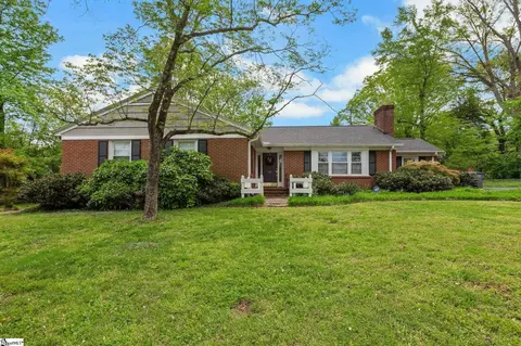 26 Burgundy Dr, Greenville, SC 29615