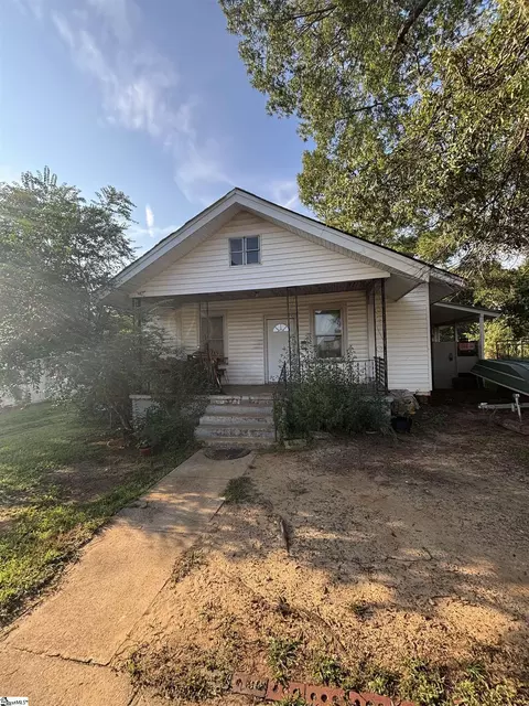 708 Jefferson St, Clinton, SC 29325