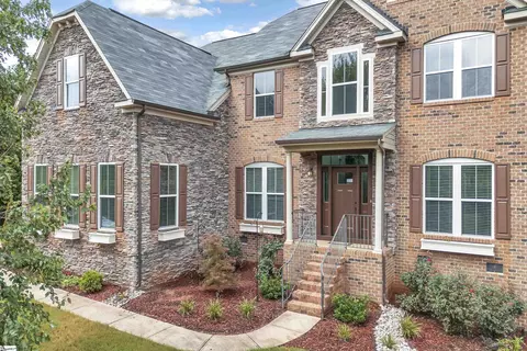 139 Scotts Bluff Dr, Simpsonville, SC 29681