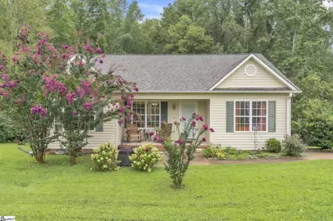 546 Skyline Dr, Campobello, SC 29322