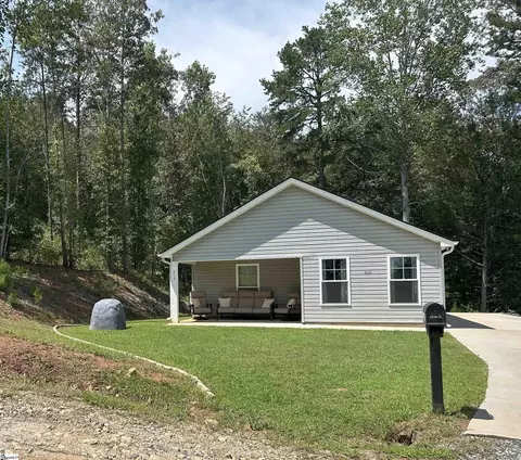 213 Deer Creek Trl, Walhalla, SC 29691