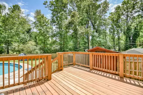 Exterior - 138 Ashdown Dr, Simpsonville, SC 29680 photo 5 of 16