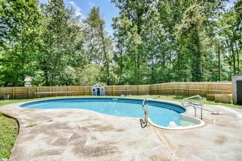Exterior - 138 Ashdown Dr, Simpsonville, SC 29680 photo 8 of 16