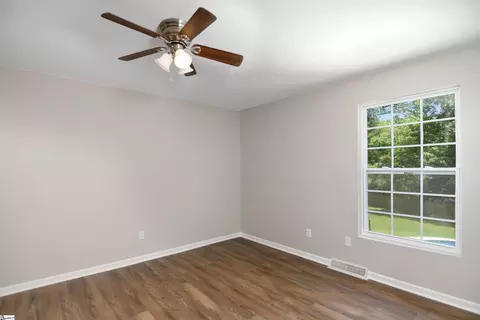Bedroom - 138 Ashdown Dr, Simpsonville, SC 29680 photo 1 of 4
