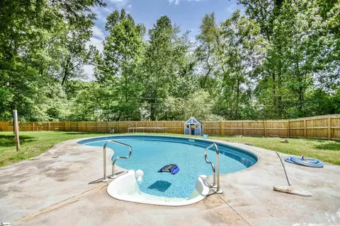 Exterior - 138 Ashdown Dr, Simpsonville, SC 29680 photo 10 of 16