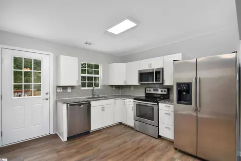 Kitchen - 138 Ashdown Dr, Simpsonville, SC 29680 photo 1 of 1