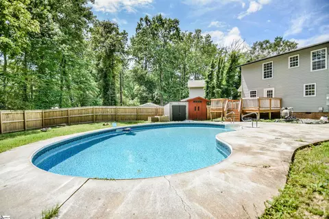 Exterior - 138 Ashdown Dr, Simpsonville, SC 29680 photo 6 of 16
