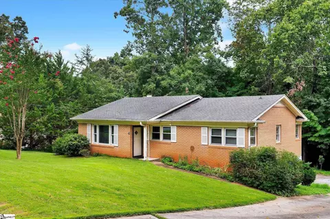 4 Sylvania Dr, Taylors, SC 29687