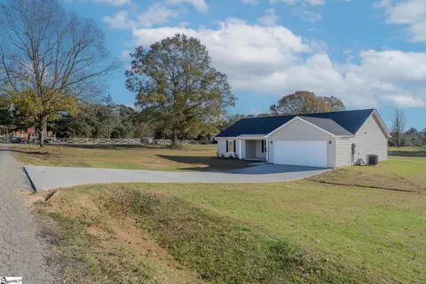 25 Simpson Creek Rd, Laurens, SC 29360