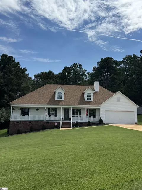 404 Woodfield Dr, Piedmont, SC 29673