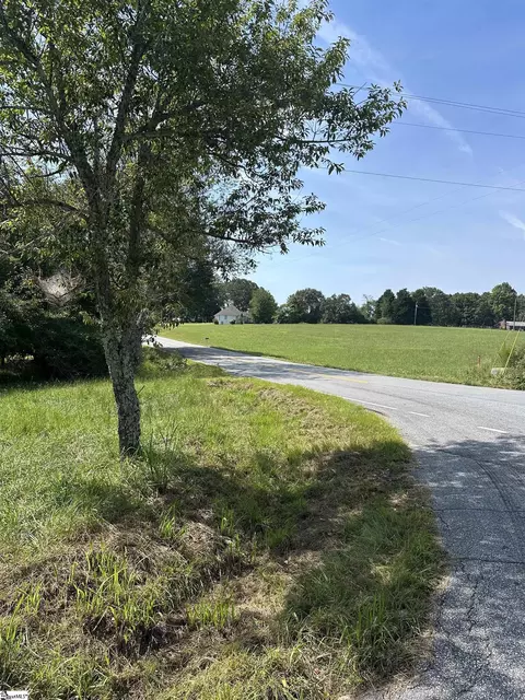 399 Edwards Store Rd, Lyman, SC 29365