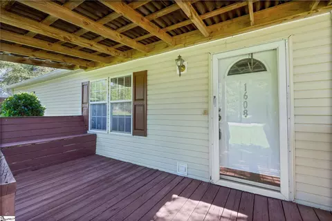 1608 S Mcelhaney Rd, Greer, SC 29651 photo 5