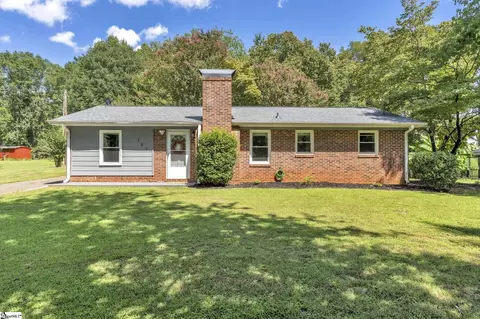 107 Hickory Hollow Dr, Inman, SC 29349