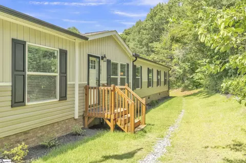 106 Fitts Spur Dr, Greer, SC 29651