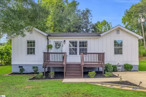 36 Robinson Rd, Taylors, SC 29687