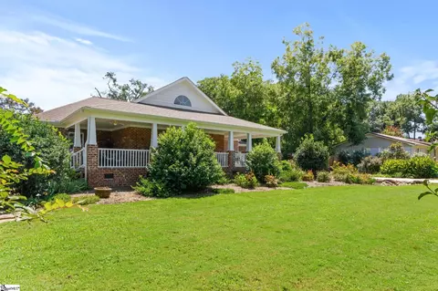 259 Inn Cir, Fountain Inn, SC 29644
