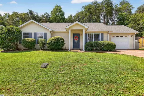 402 Lily Pond Ln, Taylors, SC 29687