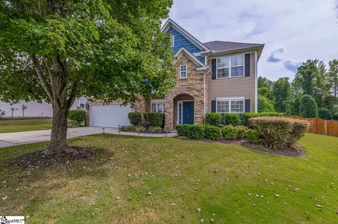 9 Peninsula Ct, Simpsonville, SC 29681