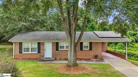311 Scenic Dr, Greer, SC 29651