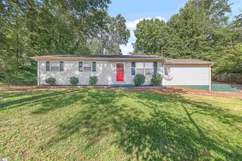 520 Churchill Cir, Greenville, SC 29605