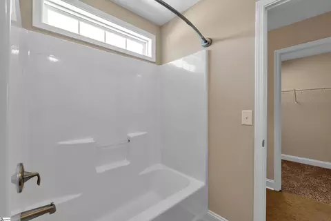 Bath - 524 New Tarleton Way, Greer, SC 29650 photo 4 of 5
