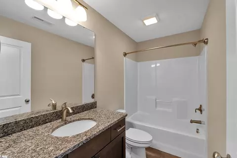 Bath - 524 New Tarleton Way, Greer, SC 29650 photo 5 of 5
