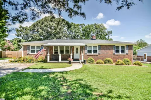107 Drury Ln, Mauldin, SC 29662