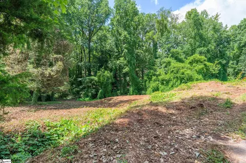 15 Meadow Crest Cir, Greenville, SC 29609