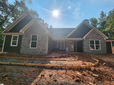 315 Lakefront Dr, Anderson, SC 29626