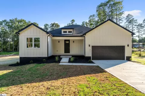 211 Chestnut Dr, Belton, SC 29627