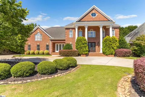 201 Corinthian Dr, Simpsonville, SC 29681