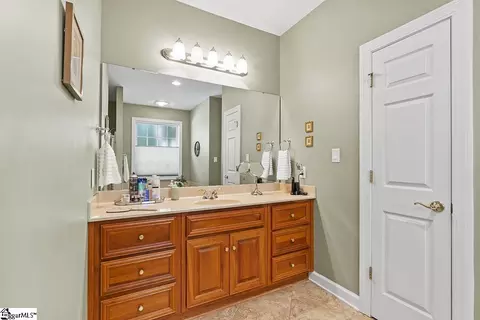 Bath - 219 Compass Pt, Ninety Six, SC 29666 photo 1 of 3