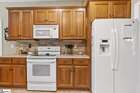 Kitchen - 219 Compass Pt, Ninety Six, SC 29666 photo 1 of 3