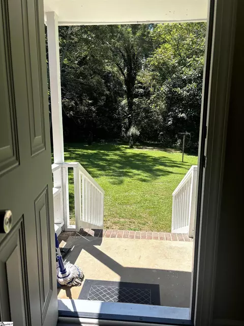 Exterior - 910 E Whitner St, Anderson, SC 29624 photo 3 of 3
