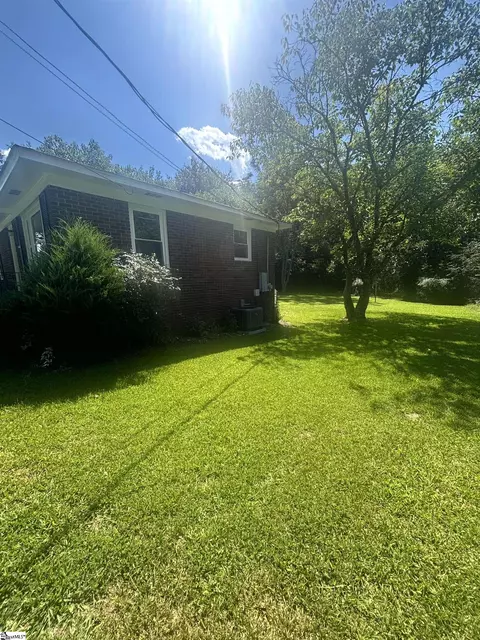 Exterior - 910 E Whitner St, Anderson, SC 29624 photo 1 of 3
