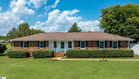 423 Greenmeadow Cir, Anderson, SC 29626